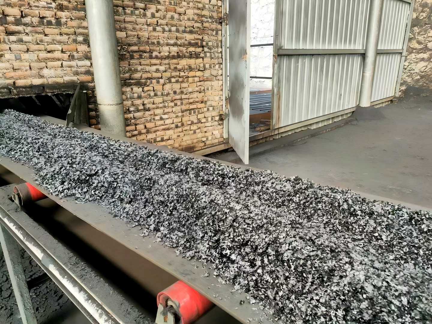 Le fabricant fournit des flocons d'humate de potassium en stock.jpg Le fabricant fournit des flocons d'humate de potassium en stock.jpg